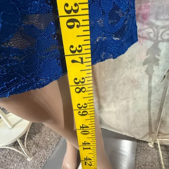 📌Ronni Nicole Lace Unique Layered Evening Dress Perfect For Any Formal Occasion - Picture 7 of 16